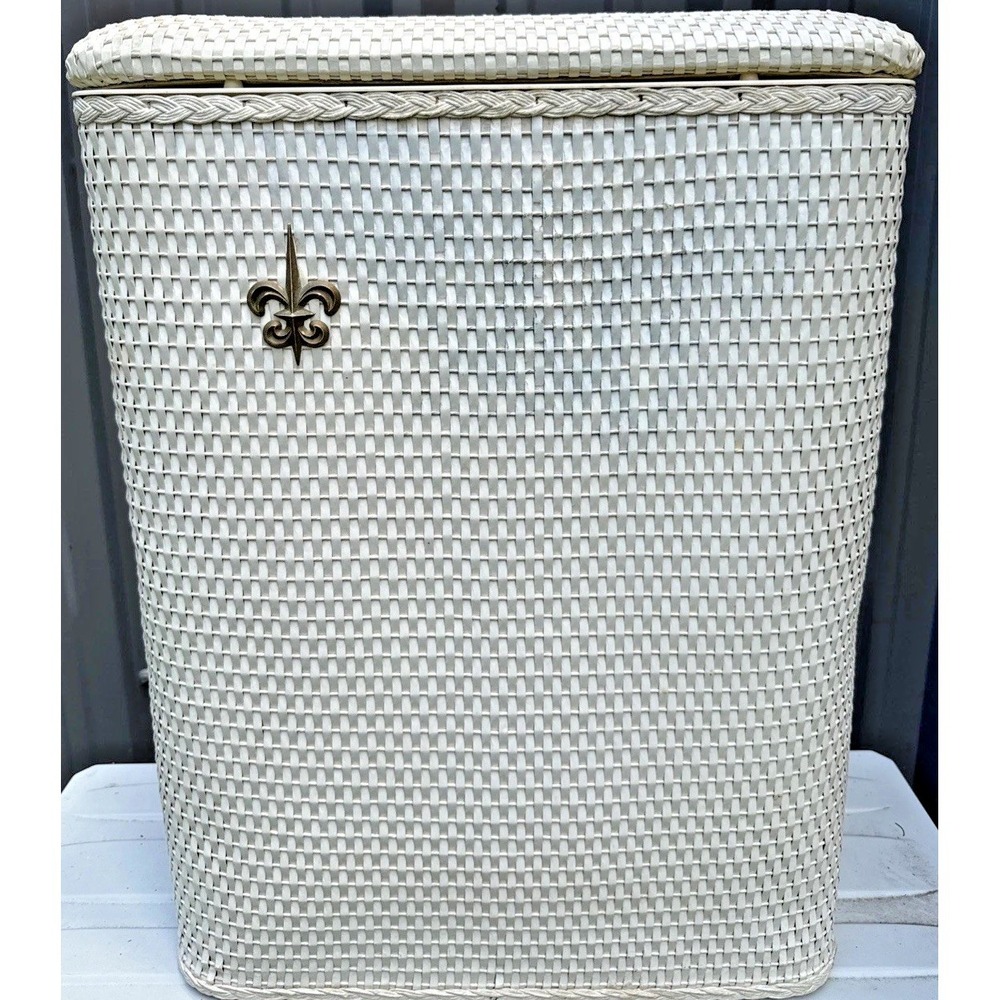 Vintage Redmon White Woven Wicker Laundry Hamper Fleur De Lis Lid Large